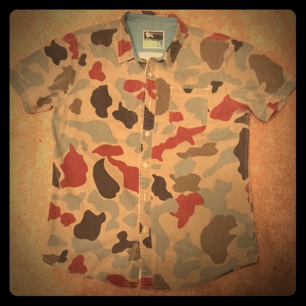 Men’s short sleeve button down